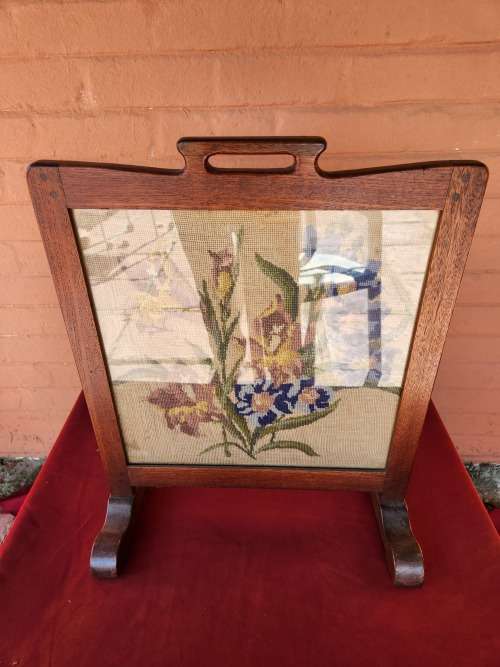 BEAUTIFUL VINTAGE BURMESE TEAK AND NEEDLEPOINT FIRE SCREEN
