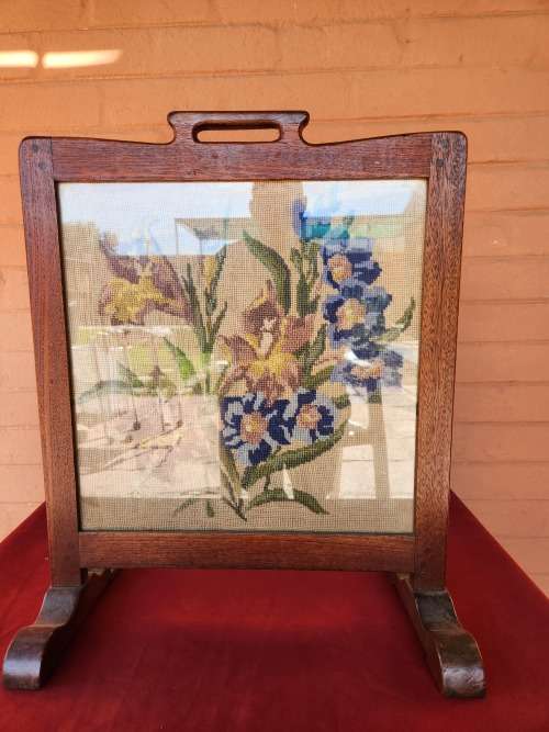 BEAUTIFUL VINTAGE BURMESE TEAK AND NEEDLEPOINT FIRE SCREEN