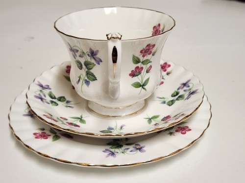 VINTAGE ROYAL ALBERT BONE CHINA KESWICK TEA TRIO