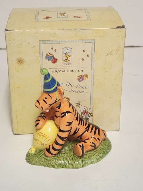 ROYAL DOULTON WINNIE THE POOH BIRTHDAY COLLECTION TIGGER`S BIRTHDAY SURPRISE BONE CHINA FIGURINE