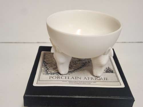 AWESOME! DELICATE THREE HORSE LUNA PORCELAIN BOWL IN MINT CONDITION, BOXED
