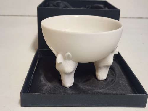 AWESOME! DELICATE THREE HORSE LUNA PORCELAIN BOWL IN MINT CONDITION, BOXED