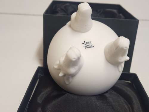 AWESOME! DELICATE THREE HORSE LUNA PORCELAIN BOWL IN MINT CONDITION, BOXED