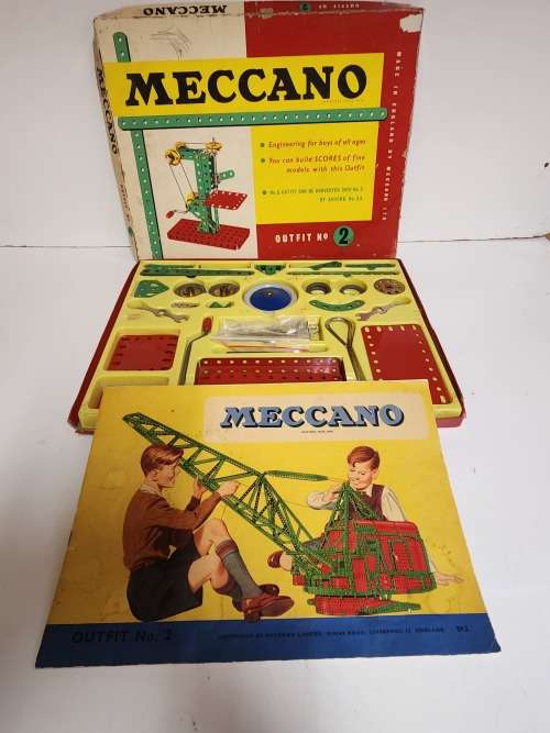 MECCANO TOY ENGINEERING TOY OUTFIT NO 2.