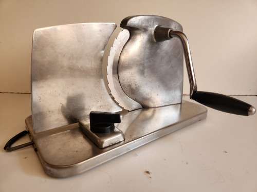 VINTAGE PINEWARE STAINLESS STEEL BREAD SLICER