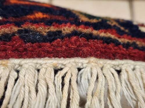 STUNNING PURE WOOL, HAND WOVEN SMALL PERSIAN CARPET, MEASURING 68 X 40 CM