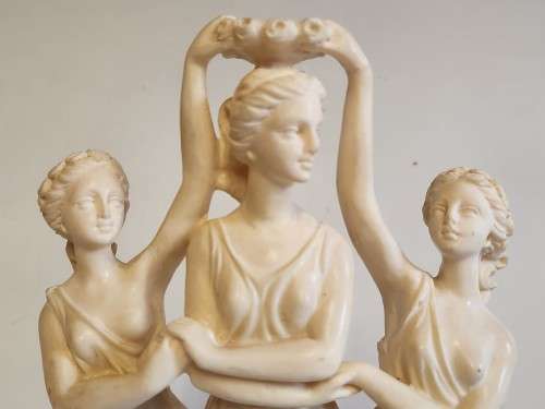 VINTAGE SANTINI CLASSIC SCULPTURE FEATURING THE THREE GRACES
