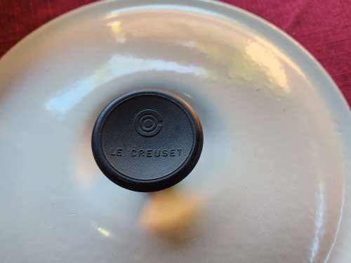 VINTAGE LE CREUSET MADE IN FRANCE ENAMELED CAST IRON LIDDED PAN HANDLED POT MARKED 20