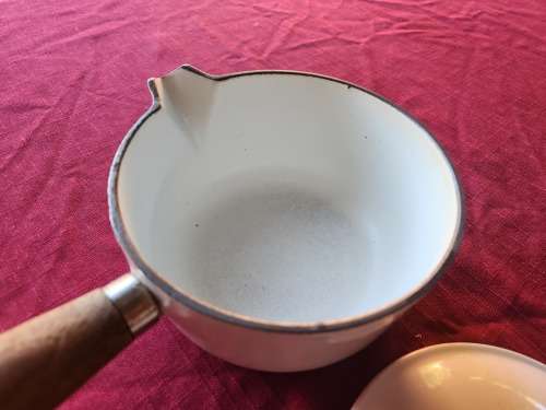VINTAGE LE CREUSET MADE IN FRANCE ENAMELED CAST IRON SMALL LIDDED PAN HANDLED POT MARKED 14