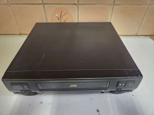 AKAI MODEL AP-M353 SEMI-AUTOMATIC TURNTABLE