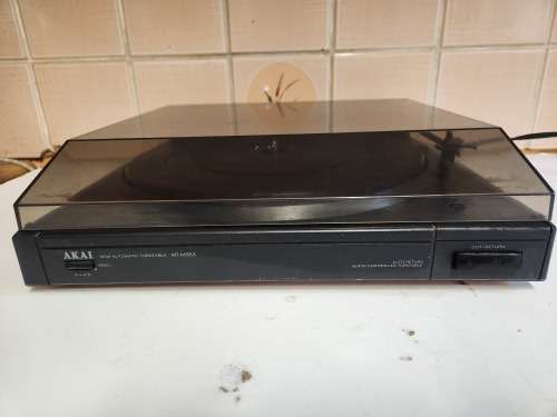 AKAI MODEL AP-M353 SEMI-AUTOMATIC TURNTABLE