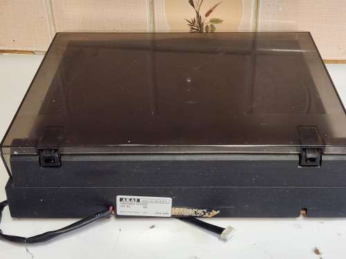 AKAI MODEL AP-M353 SEMI-AUTOMATIC TURNTABLE
