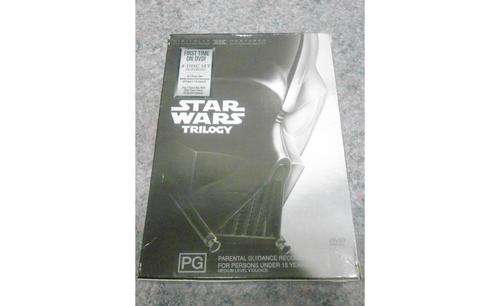 STAR WARS TRILOGY BOXSET DVDS 4 DISCS