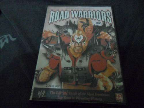 WWE-ROAD WARRIORS