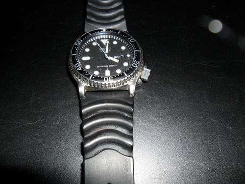 COLLECTABLE SEIKO 200M DIVERS WATCH
