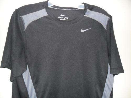 BLACK NIKE DRI FIT TSHIRT SIZE M
