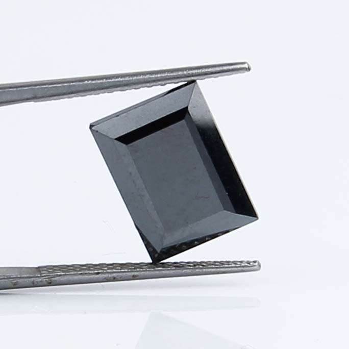 Black diamond baugette, huge size 5,04ct. Certified!