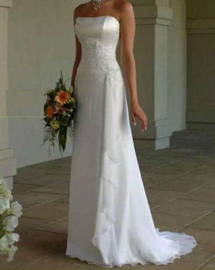 STUNNING WEDDING DRESS - BID NOW, DON'T MISS OUT