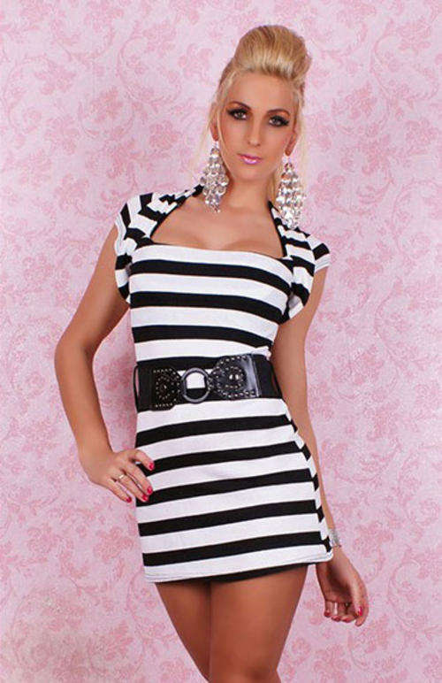 STUNNING STRIPED BLACK AND WHITE DRESS