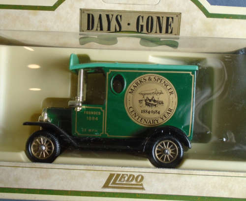 LLEDO  - 1928 FORD MODEL T VAN - BOXED