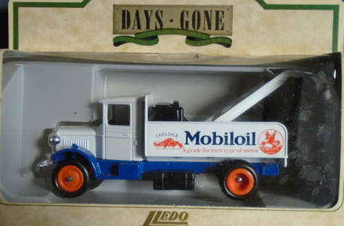 LLEDO - 1934 MACK BREAKDOWN TRUCK - BOXED