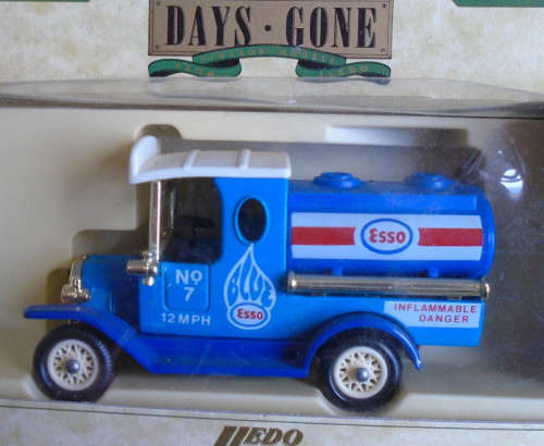 LLEDO  - 1920 FORD MODEL T ESSO TANKER - BOXED