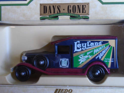 LLEDO  - 1936 PACKARD VAN - BOXED