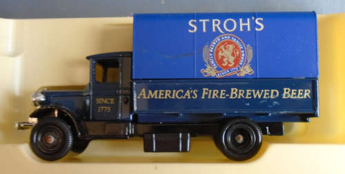 LLEDO  - 1934 MACK CANVAS BACK TRUCK