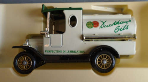 LLEDO  - 1920 FORD MODEL T TANKER