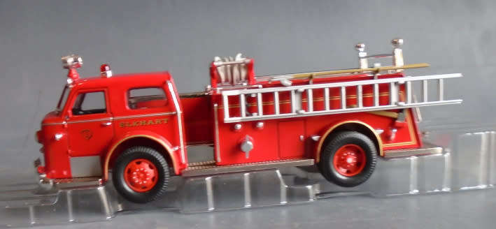 CORGI 1/50 SCALE - AMERICAN LAFRANCE 700 PUMPER - MINT IN BOX
