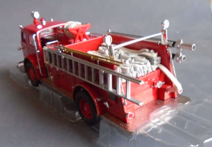 CORGI 1/50 SCALE - AMERICAN LAFRANCE 700 PUMPER - MINT IN BOX