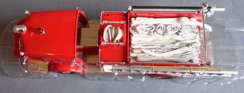 CORGI 1/50 SCALE - AMERICAN LAFRANCE 700 PUMPER - MINT IN BOX