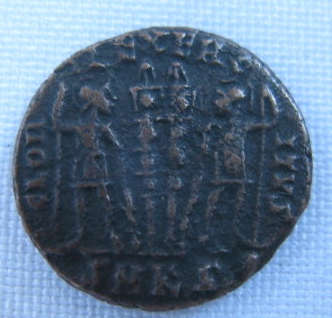 2 x BRONZE ROMAN COIN-CONSTANTINE - Bid to take both