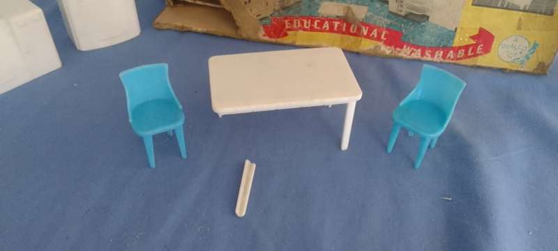 Vintage Plasco `Little Homemaker` Plastic Kitchen Furniture Set In Original Box
