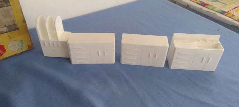 Vintage Plasco `Little Homemaker` Plastic Kitchen Furniture Set In Original Box