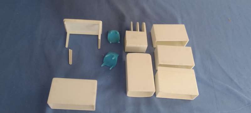 Vintage Plasco `Little Homemaker` Plastic Kitchen Furniture Set In Original Box