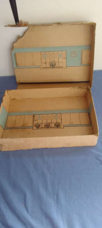 Vintage Plasco `Little Homemaker` Plastic Kitchen Furniture Set In Original Box