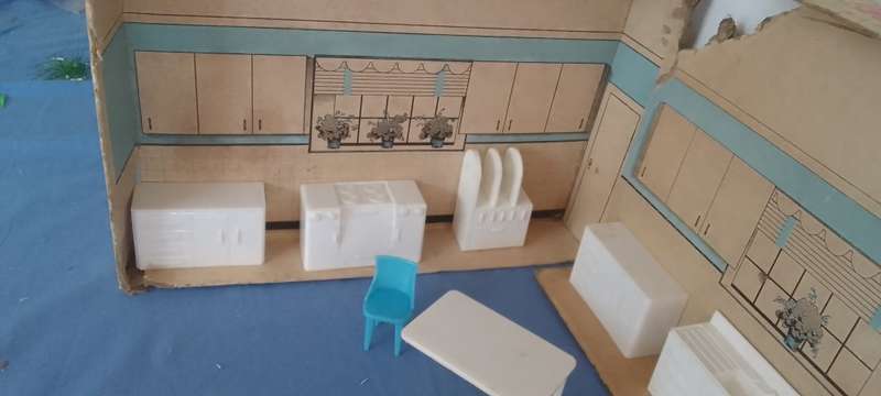 Vintage Plasco `Little Homemaker` Plastic Kitchen Furniture Set In Original Box
