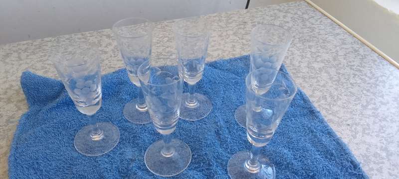 Vintage  - 6 x Grape Pattern Sherry Glasses