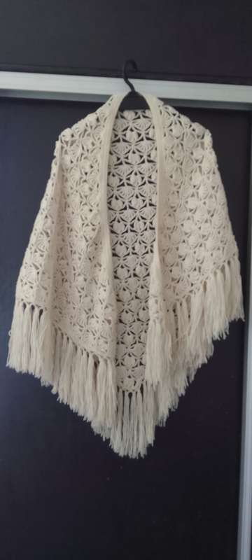 Vintage Beige/Cream Crochet Shawl With Tassels