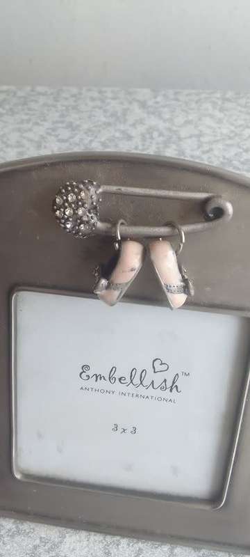 Embellish Anthony International Photo Frame