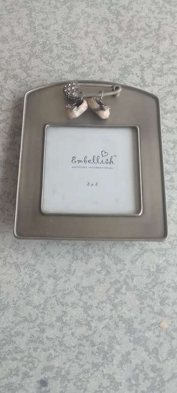 Embellish Anthony International Photo Frame