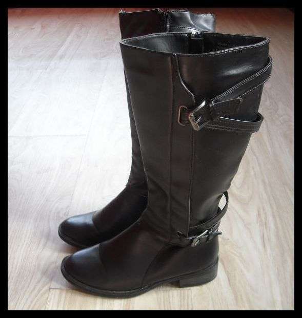 ****Stunning Black Ladies Boots****