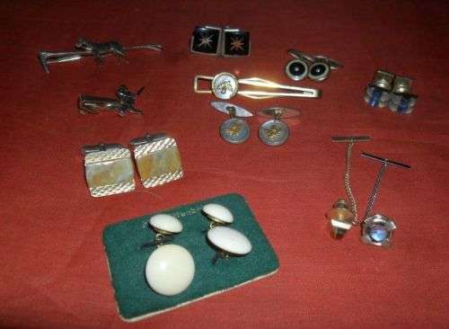 A VINTAGE SELECTION OF MEN'S TIE PINS ,TIE TAC'S .AND CUFFLINKS