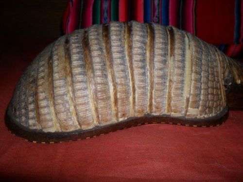 VINTAGE ARMADILLO CHARANGO GUITAR PLUS SOFT CASE