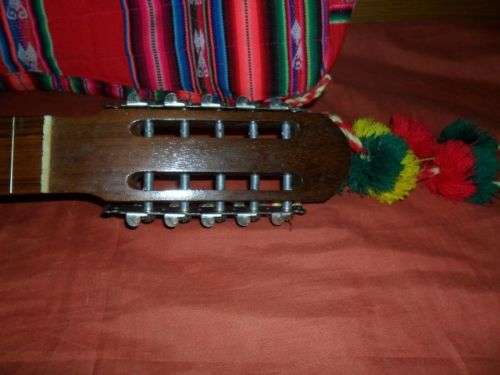 VINTAGE ARMADILLO CHARANGO GUITAR PLUS SOFT CASE