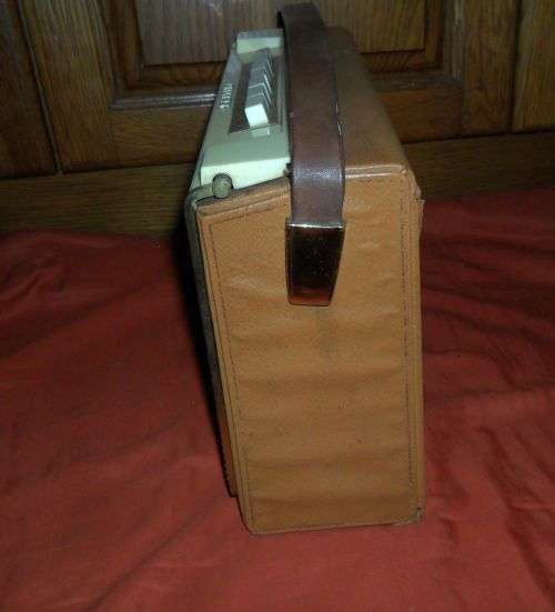 1950'S PHILIPS ALL TRANSISTOR 2 BAND PORTABLE RADIO