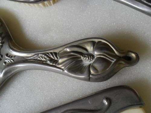 VINTAGE 3 PIECE VANITY  ORNATE DRESSING TABLE BRUSH SET