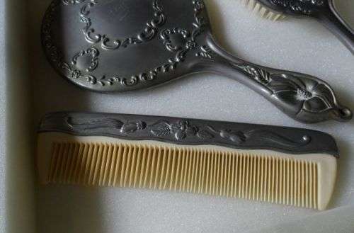 VINTAGE 3 PIECE VANITY  ORNATE DRESSING TABLE BRUSH SET