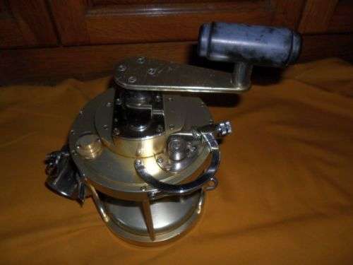 VINTAGE FIN-NOR MASSIVE GAME TROLLING  REEL PLUS BAG -12\0 TRIGEAR